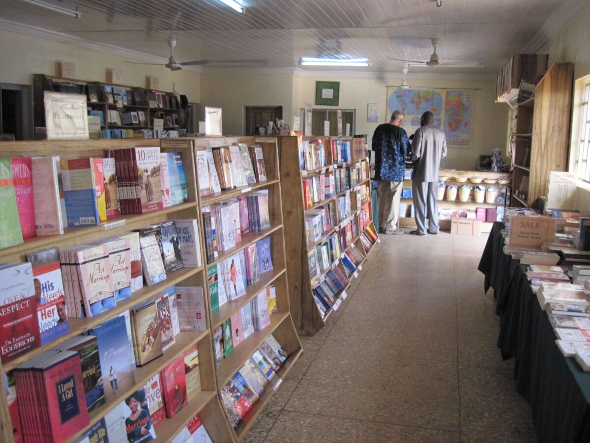 how-to-start-a-bookshop-business-in-nigeria-makemoney-ng